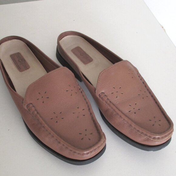 Duck Horn Womens Tan Leather Flat Loafer Mule - Size 8M - Picture 1 of 9